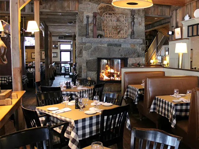 tables at the gibbet hill restaurant