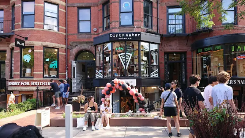 Newbury, Boston, MA  Urban Outfitters Store Location